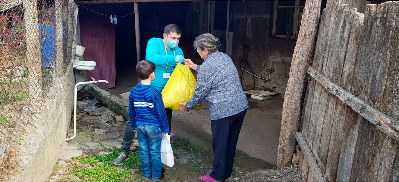 Սնունդ և հիգիենիկ պարագաներ 100 ընտանիքների Ամասիայից և Նոյեմբերյանից Սնունդ և հիգիենիկ պարագաներ 100 ընտանիքների Ամասիայից և Նոյեմբերյանից
